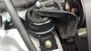 Замена опоры двигателя BMW Z3  в Жуковском