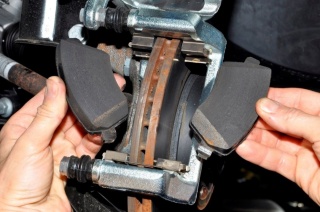 Замена тормозных колодок BMW i8  в Жуковском